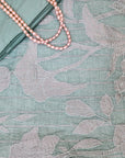 Applique on linen strip